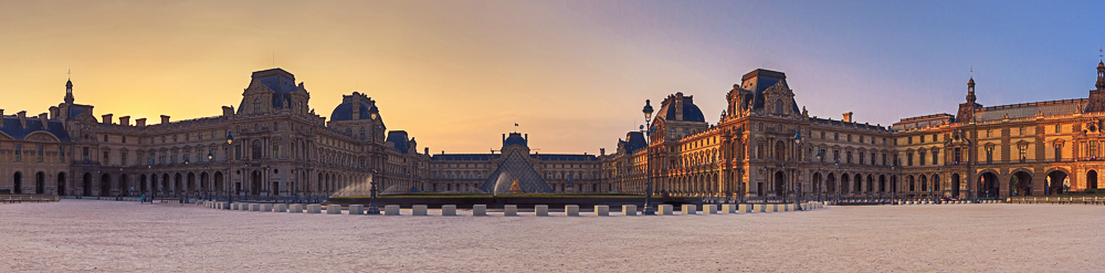 Sonnenaufgang am Louvre in Paris - HDR Panoramafoto