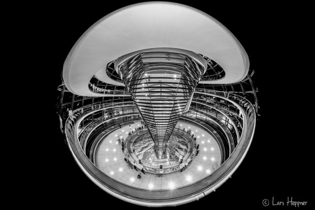 Architektur Fotografie: Reichstagskuppel durch ein Fisheye