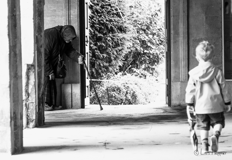 Die Bettlerin und das Kind - Place des Vosges
